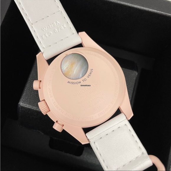 Swatch X Omega Bioceramic Moonswatch Mission to Venus - Picture 3 of 9